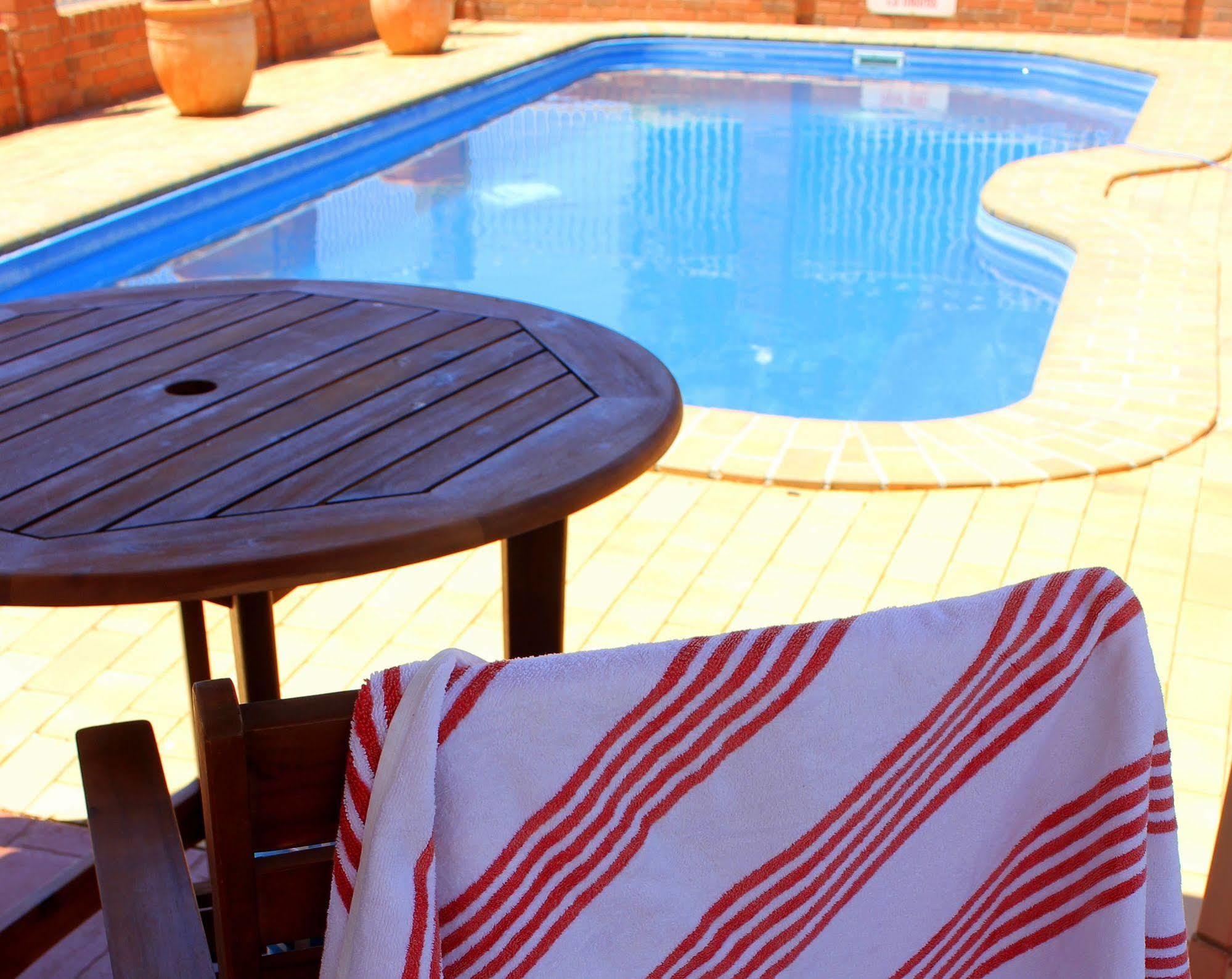 Roma Mid Town Motor Inn المظهر الخارجي الصورة